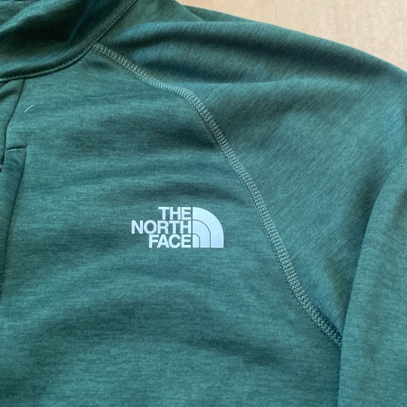 The North Face 1/2 zip pullover - Picture 3 of 6